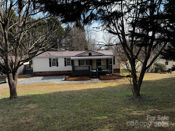 3627 Beachtree Dr, Hudson, NC 28638