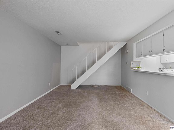 5th image of 2945 S 121st St