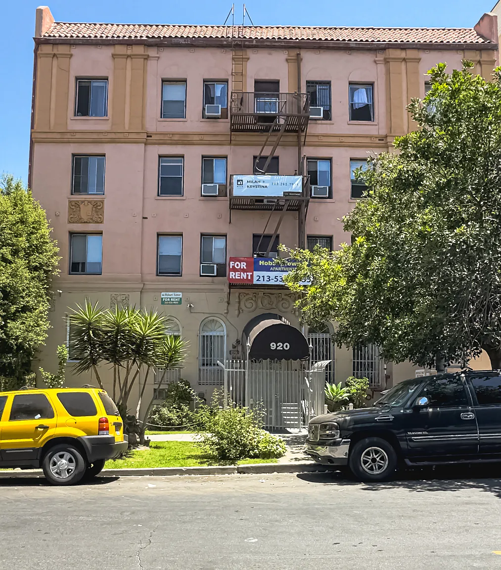 920 S Hobart Blvd — Photo 1