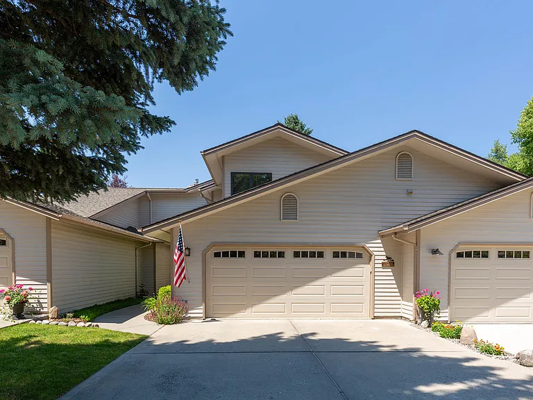 107 Gallatin Dr #B — Photo 2
