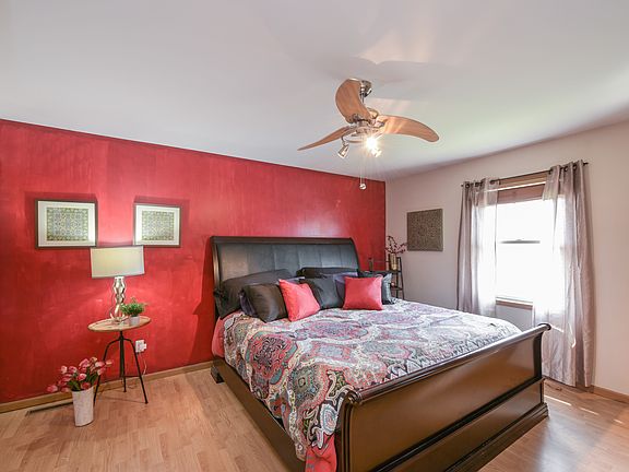 5th image of 6614 Ravenwood Ave