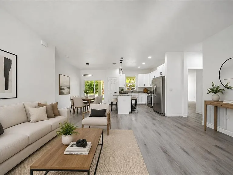 3908 Garienda Ave — Photo 9