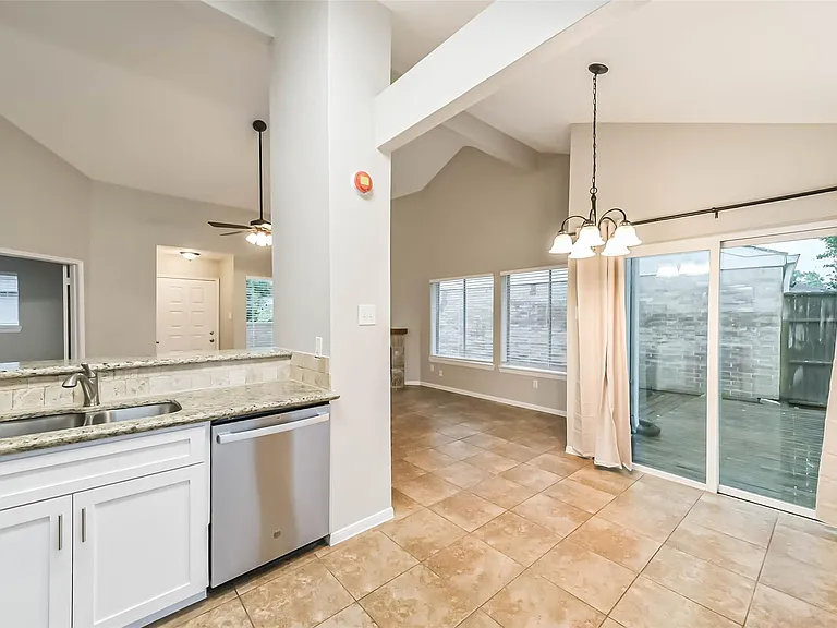 18515 Meadows Way Dr — Photo 11