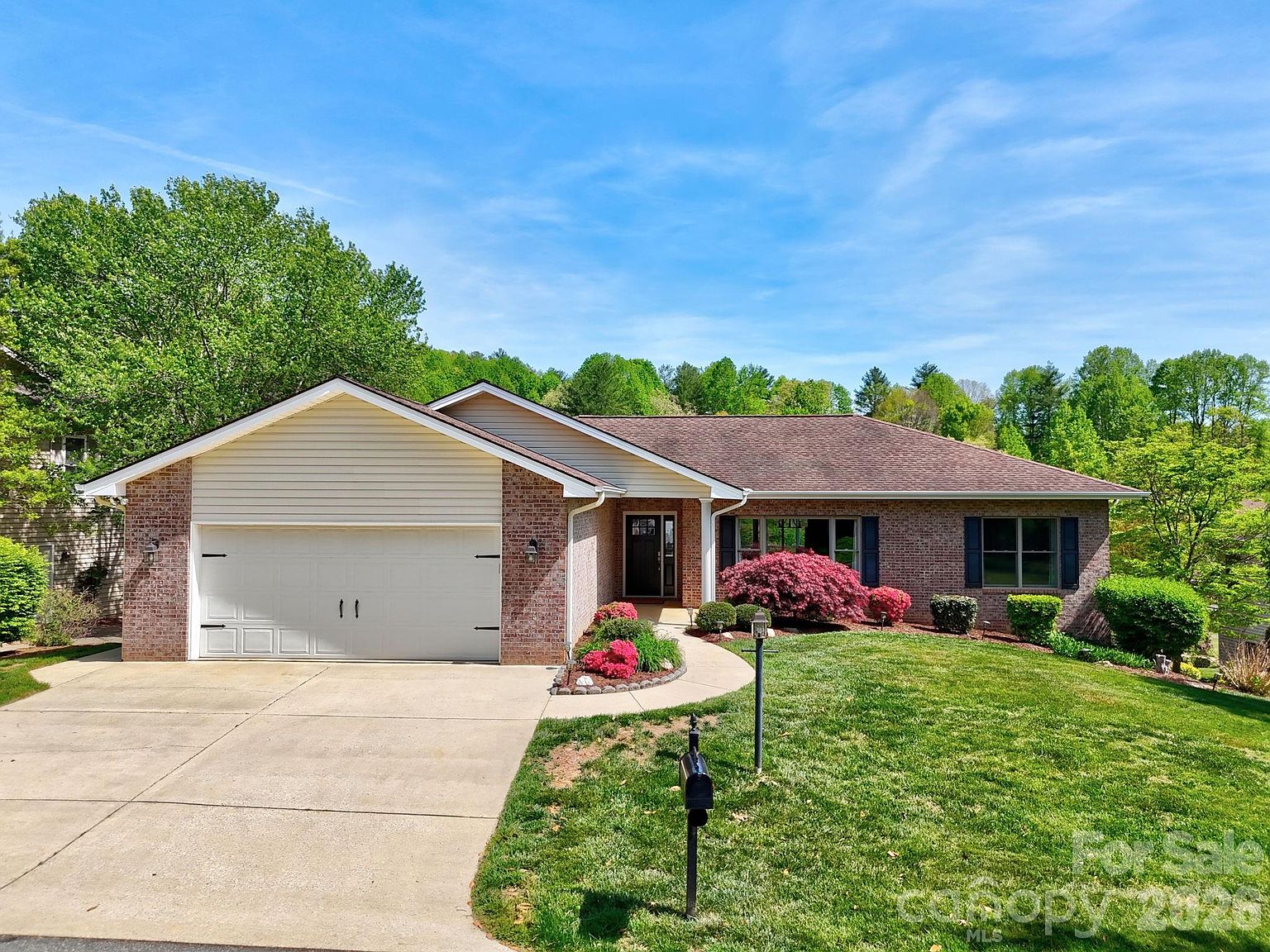 108 Fairway Knoll Dr