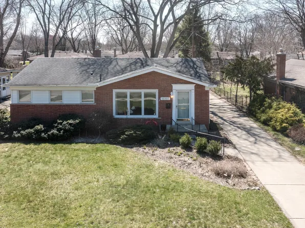 16997 Marguerite St, Beverly Hills, MI 48025