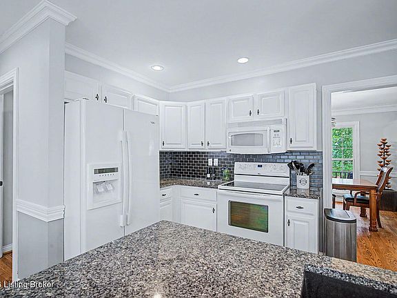5th image of 4214 Woodmont Park Ln