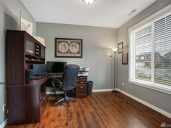 4th image of 102 Ames St NE