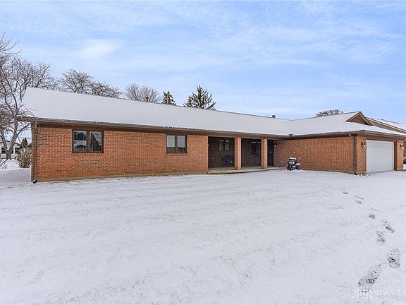 4th image of 439 Edgebrook Ave