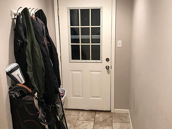 4th image of 16 Hillcrest Dr