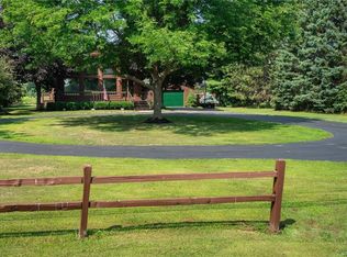 3622 Ewings Rd, Lockport, NY 14094
