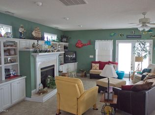 1226 N Topsail Dr, Holly Ridge, NC 28445