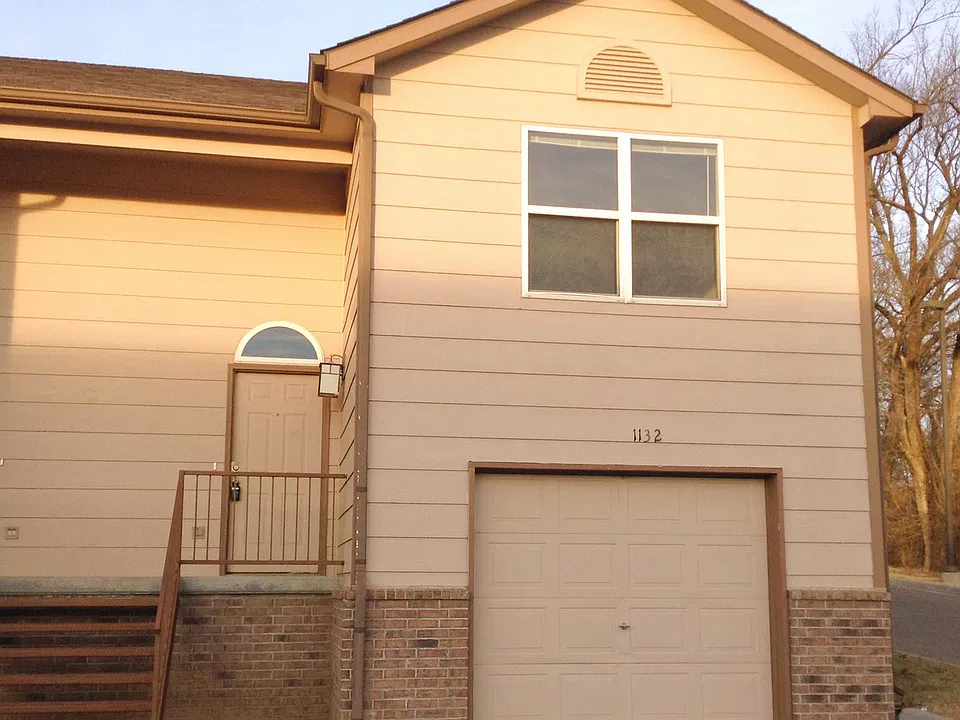 1132 Country Club Ln