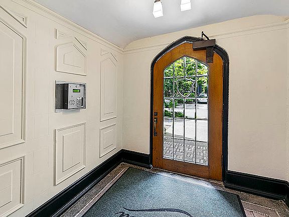 3rd image of 1112 Broadway E #0