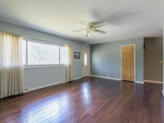 4th image of 3 Holly Ln