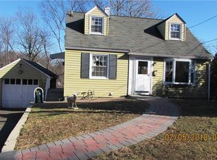 6 Hearthstone Rd, Yonkers, NY 10710