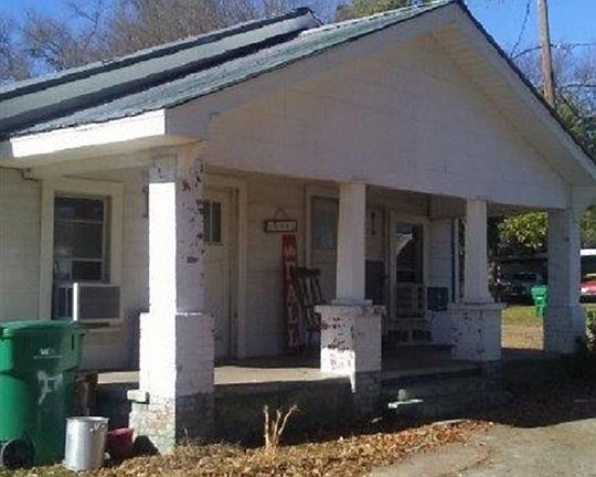 5th image of 202 S Kenwood Rd