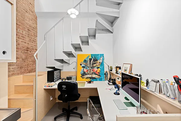 Sold by Compass | media 22