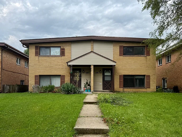 27W106 Cooley Ave — Photo 2