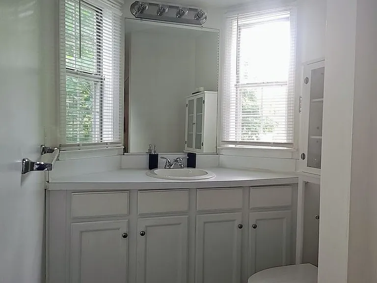 100 Lamplighter Pl — Photo 14
