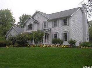 10675 Somerset Dr, Chardon, OH 44024