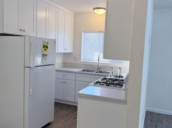 6851 Agnes Ave #2