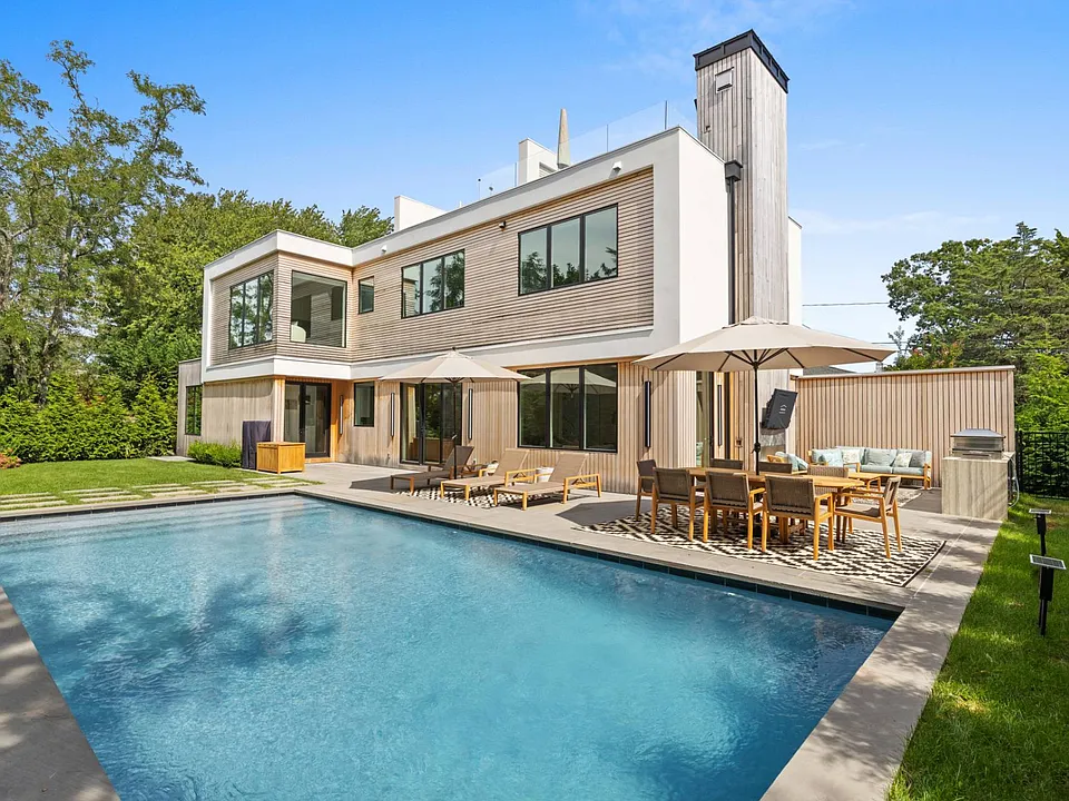35 Sunset Dr