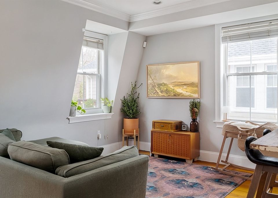 1st image of 394 E 8th St #3