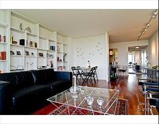 2nd image of 2400 N Lakeview Ave APT 1104