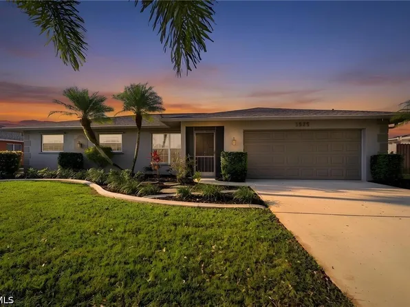 1926 SE 8th St, Cape Coral, FL 33990