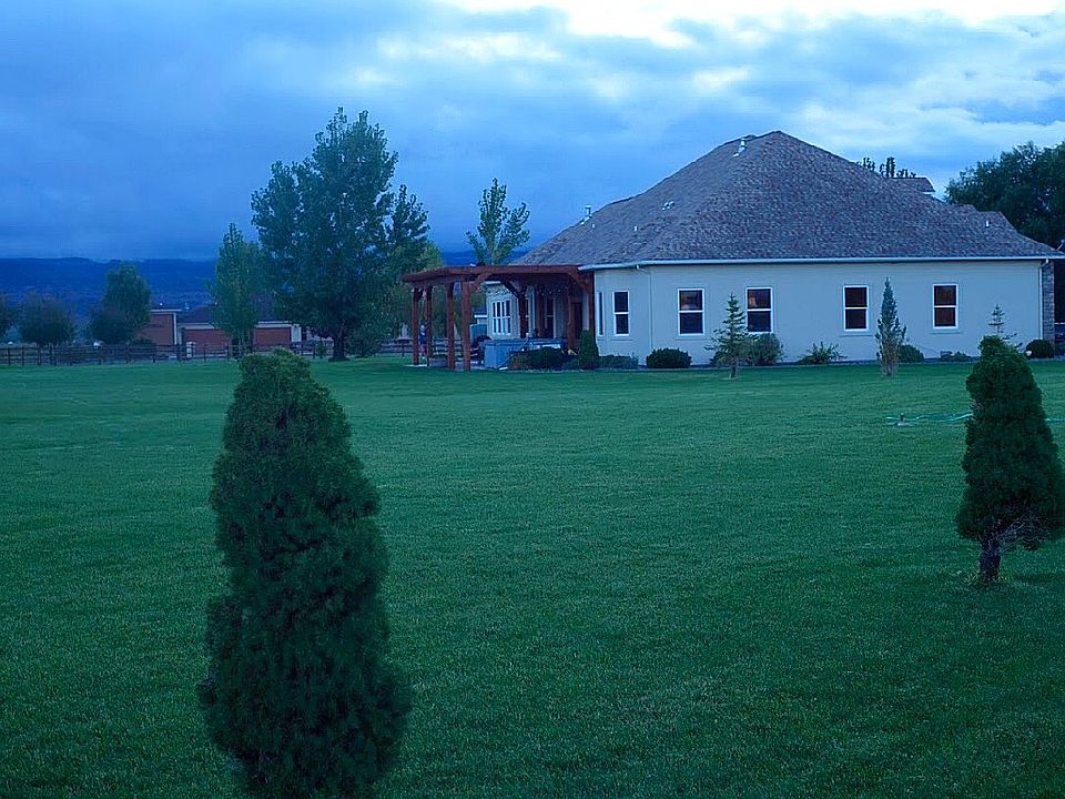 2nd image of 1224 La Mesa Ln