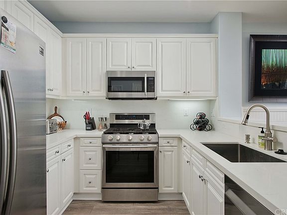 4th image of 27249 Riverview Ln