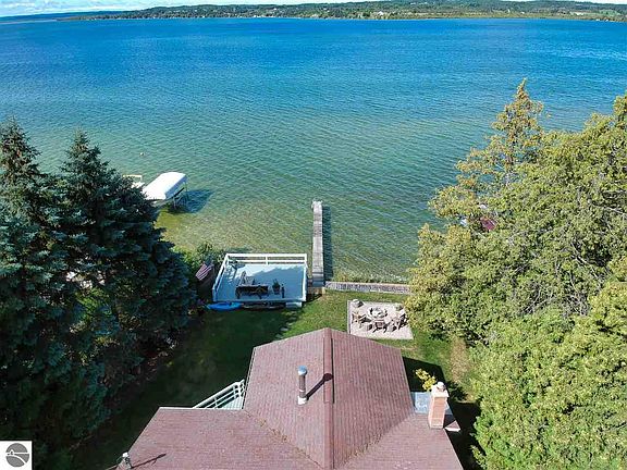 3rd image of 6080 S Lake Leelanau Dr