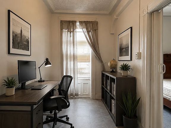 3rd image of 13 Hart St #7