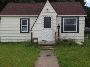 621 Peck St, Sault Sainte Marie, MI 49783