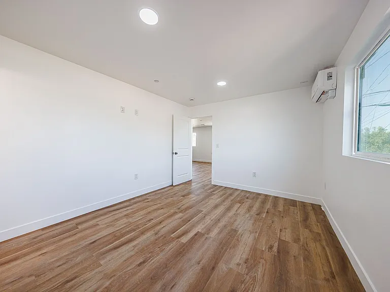 Huge 2, 3 & 4 Bed 2026 Townhomes — Photo 70