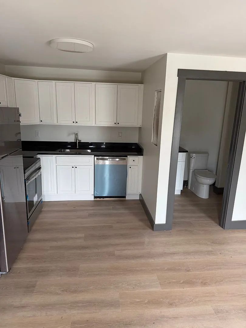 120 Front Street — Photo 2