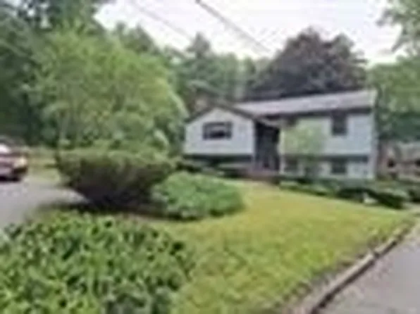 62 Thornell Rd, Newton, NH 03858