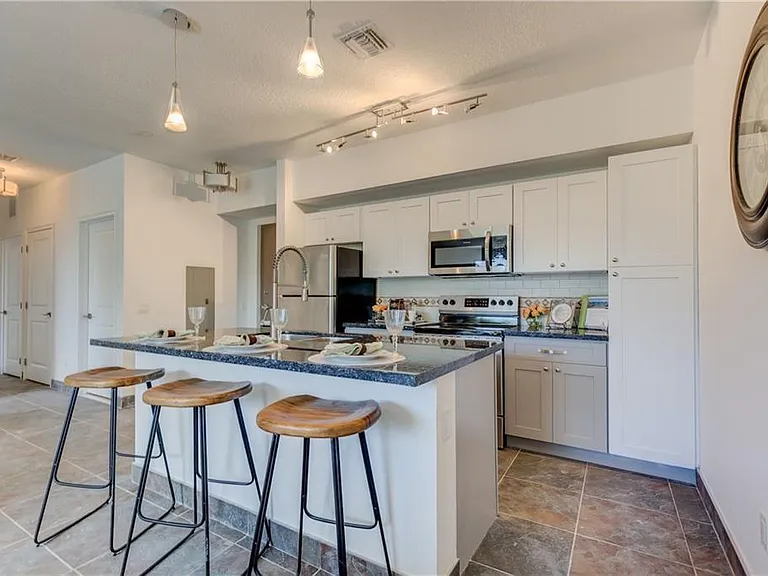 1558 NE 34th Ct #3C — Photo 1