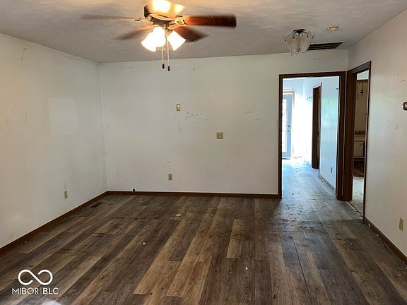 5th image of 1327 E Jackson St