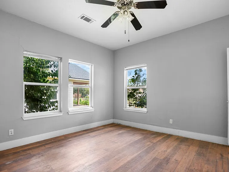 2107 Gorman Ave — Photo 13