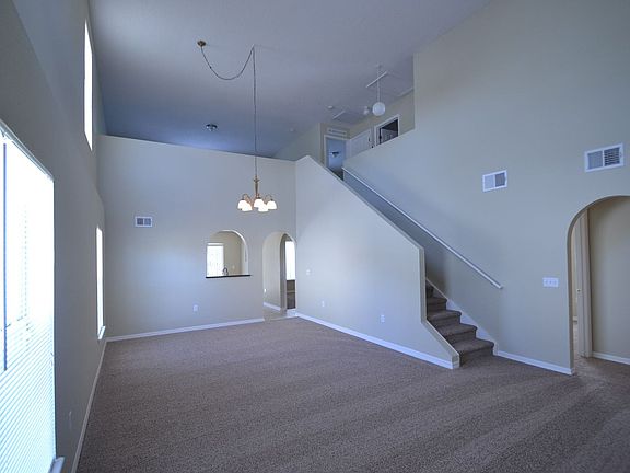 2nd image of 2913 E Waco Dr