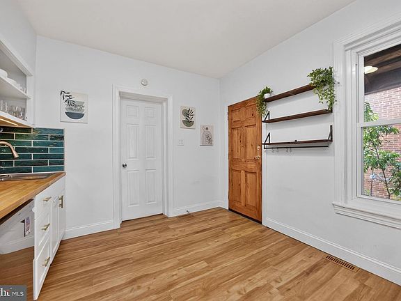 5th image of 15 E 3rd St
