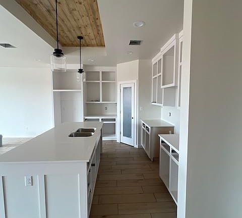 5th image of 2705 Landrun St
