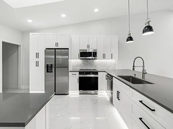 6078 Sunny Pointe Circle, Delray Beach, FL 33484