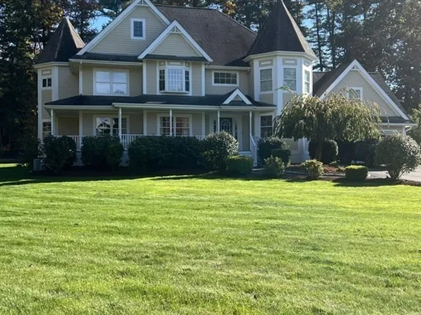 25 Lilah Ln, Pembroke, MA 02359