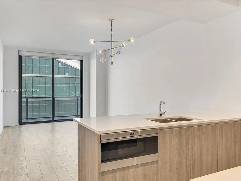 801 S Miami Ave — Photo 3