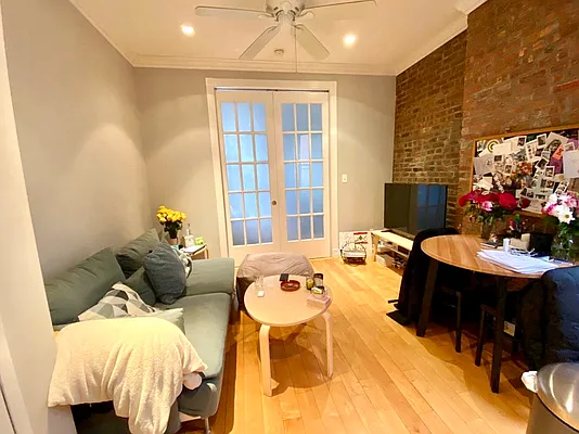 Rented by Compass | media 12