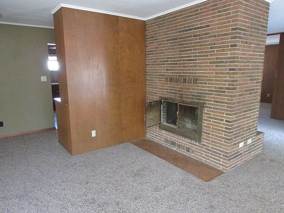 3rd image of 1501 Munger Dr