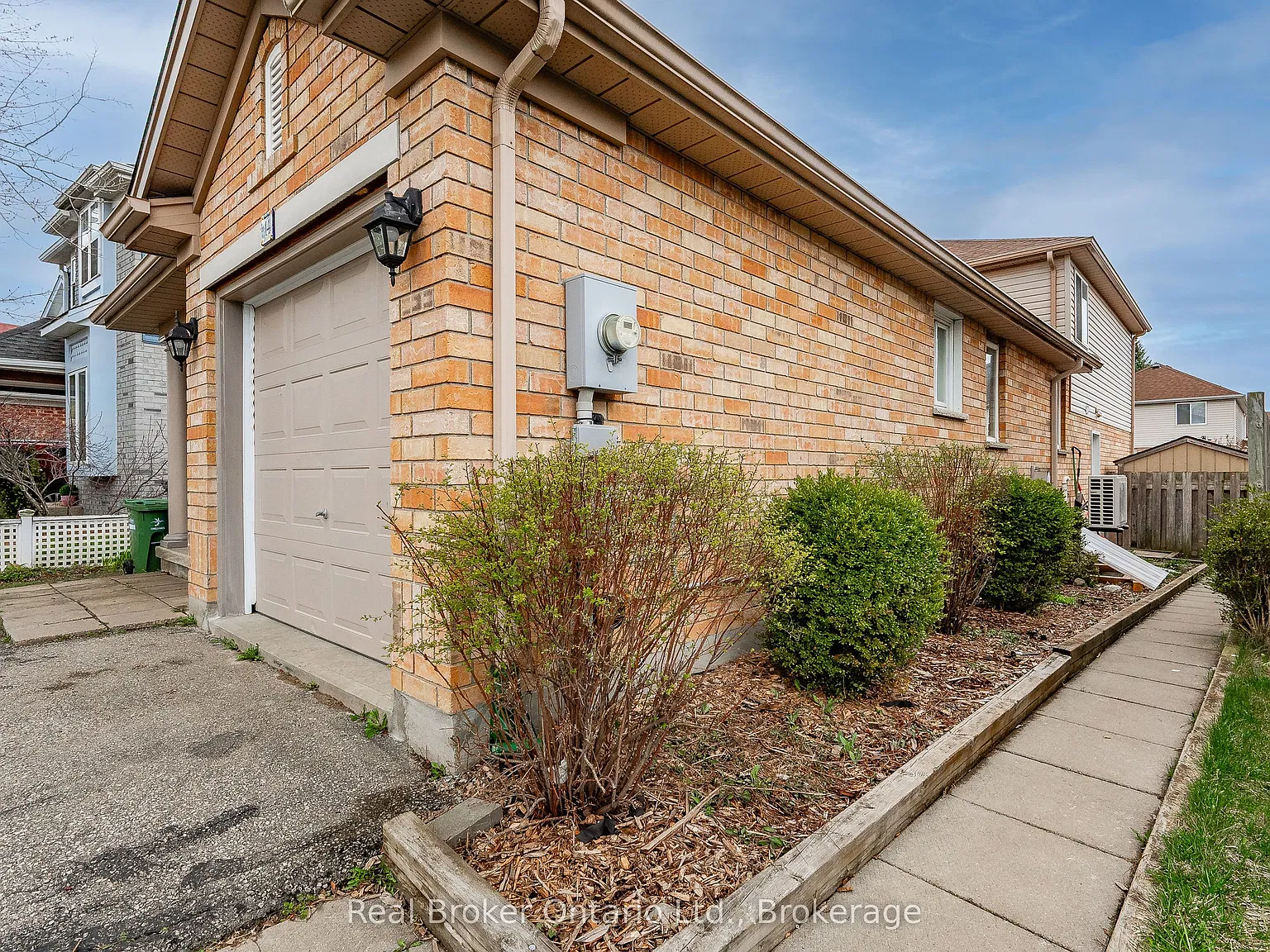 2 bed, $1,900 — Photo 2