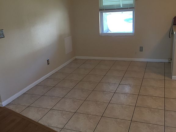 2nd image of 1525 E Schwartz Blvd